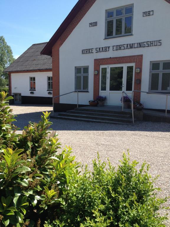 Kirke Saby Forsamlingshus Motel Buitenkant foto