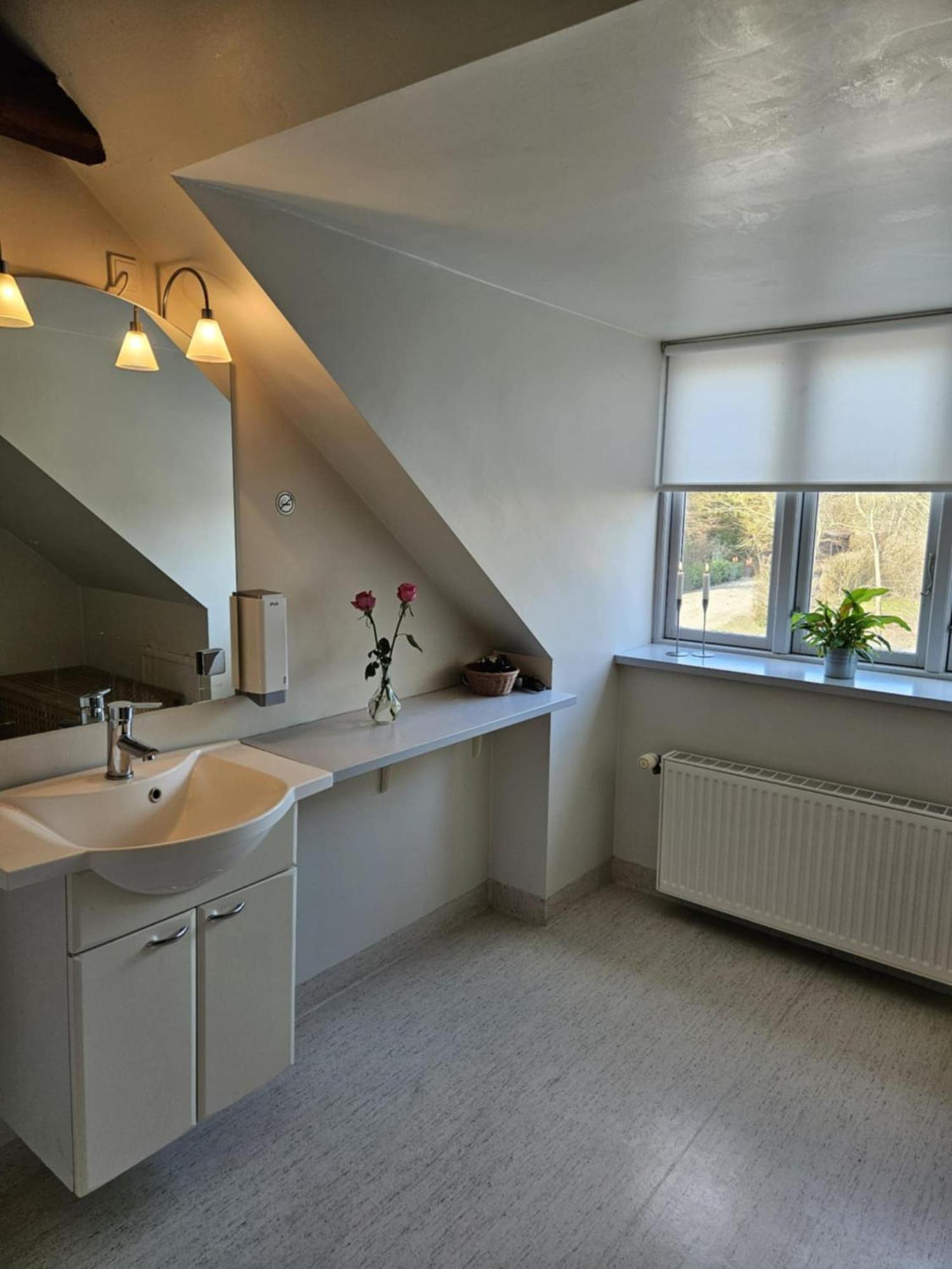 Kirke Saby Forsamlingshus Motel Buitenkant foto