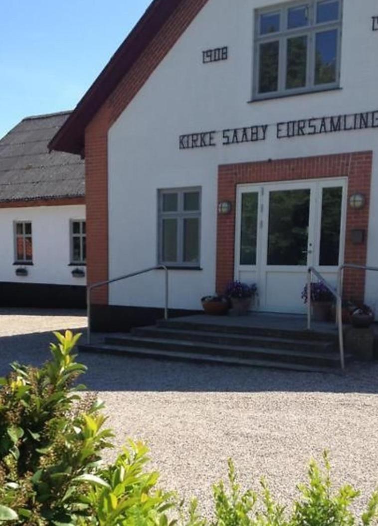 Kirke Saby Forsamlingshus Motel Buitenkant foto